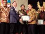 Bupati Karo Raih Award 2017 Pembina Terbaik Karang Taruna