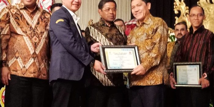 Bupati Karo Raih Award 2017 Pembina Terbaik Karang Taruna