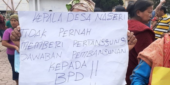 Penggunaan Dana Desa, Ratusan Warga Demo Kades Nageri