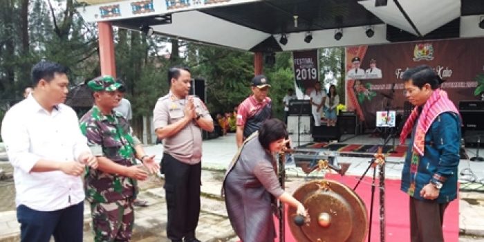 Cory Sebayang Buka Festival Kopi Karo ke-3