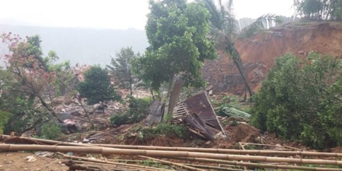 8 Rumah Warga di Bogor Rusak Akibat Tanah Longsor, Awas Longsor Susulan