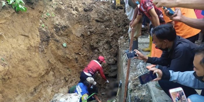 Dua Pekerja Proyek Galian Tewas Tertimbun Longsor di Kota Bukittinggi