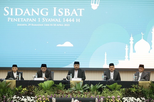 Menteri Agama Yaqut Cholil Qoumas memimpin sidang Isbat penetapan 1 Syawal 1444 H atau Hari Raya Idul Fitri 2023 jatuh pada Sabtu, 22 April 2023. Foto kemenag.go.id.