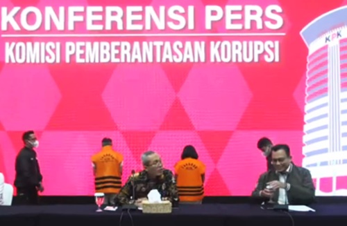 Pimpinan KPK Alexander Marwata memberikan keterangan pers kasus suap Kepala Basarnas dalam kasus pengaturan pemenang tender proyek di Basarnas, Rabu, 26 Juli 2023. Foto tangkap layar youtube KPK.