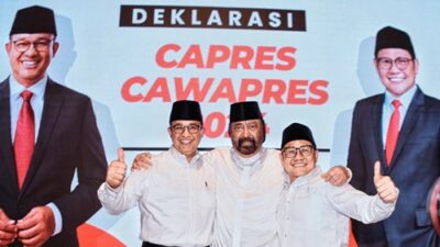 Deklarasi Capres dan Cawapres Anies-Muhaimin, Ketum NasDem Surya Paloh merangkul Anies Baswedan dan Muhaimin Iskandar yang diusung NasDem dan PKB pada Pilpres 2024. Foto Instagram Anies Baswedan.