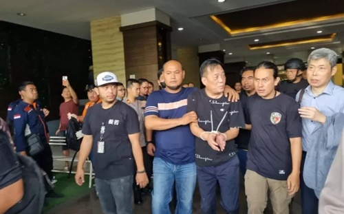 Polda Metro Jaya amankan seorang WN Korsel dalam pengusutan kasus tewasnya petugas Imigrasi di Apartemen Metro Garden, Parung Jaya, Kota Tangerang. Foto humas.polri.go.id.