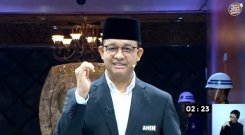 Capres Anies Rasyid Baswedan dalam acara debat pertama Capres 2024 yang diselenggarakan KPU pada Selasa malam, 12 Desember 2023. Foto tangkap layar Youtube KPU RI.