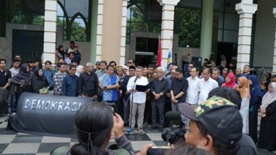 Orasi dan pernyataan sikap UII atas matinya demokrasi masa pemerintahan Jokowi, 14 Maret 2024. Foto Dok. Humas UII.