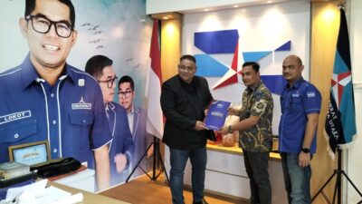 Teguh Santosa daftar sebagai bakalc cagubsu pada Pilgubsu 2024 ke Partai Demokrat. Foto Istimewa.