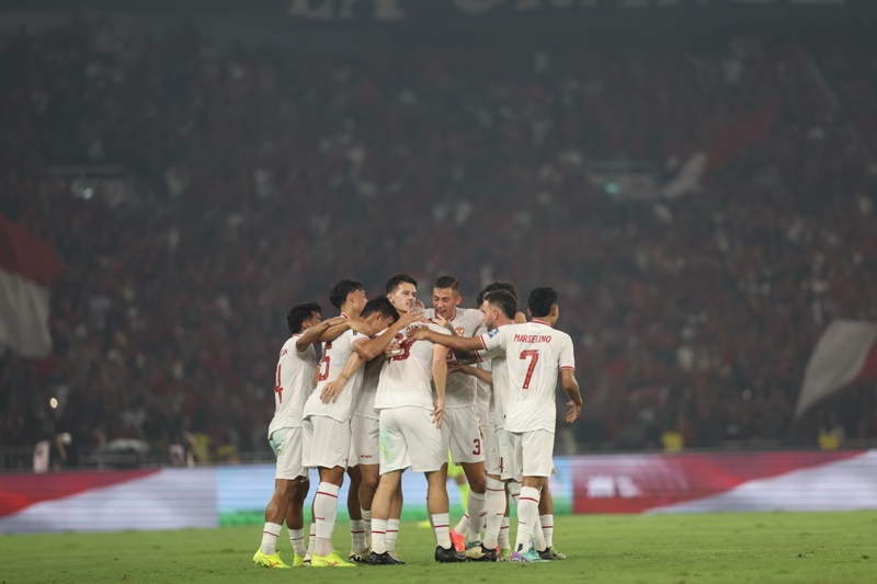 Timnas Indonesia lolos ke babak ketiga Kualifikasi Piala Dunia 2026 zona Asia setelah menaklukan Filipina, skor 2-0, di Stadion Utama Bung Karno pada Selasa malam, 11 Juni 2024. Foto pssi.org.