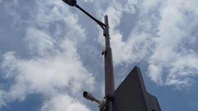 Smart pole yang telah ter-install dan aktif di Sumbu Barat Istana Presiden IKN. Foto Istimewa.