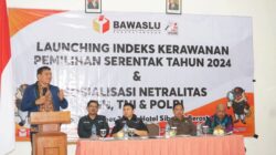 Ketua Bawaslu Karo, Gemar Tarigan di acara Launching Indeks Kerawanan Pilkada Serentak 2024, dan Sosialisasi Netralitas ASN, TNI, Polri di Pilbup Karo 2024. Foto Rienews.com.