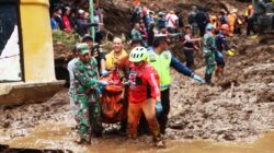 Tim SAR gabungan menemukan empat korban longsor di Karo, Sumatera Utara, di Desa Semangat Gunung, Kecamatan Merdeka. Foto Humas Polres Tanah Karo.