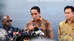 Menteri Hukum Supratman Andi Agtas menjelaskan keputusan Presiden Prabowo memberikan amnesti kepada terpidana penghina kepala negara dan terpidana Papua. Foto: BPMI Setpres.