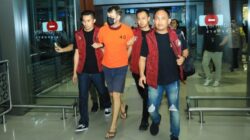 Roman Nazarenko warga negara Ukraina pengendali pabrik narkoba di Bali, bagian dari jaringan narkoba internasional Hydra berhasil dibekuk. Foto humas.polri.go.id.