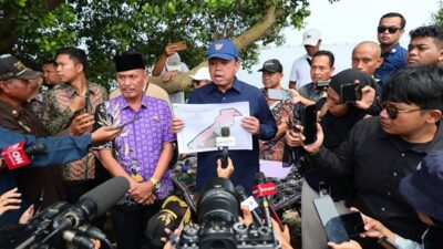 Menteri ATR/BPN Nusron Wahid membatalkan SHGB dan SHM di wilayah pagar laut Desa Kohod, Kabupaten Tangerang, Provinsi Banten.