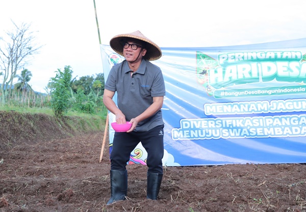 Menteri Desa dan Pembangunan Daerah Tertinggal, Yandri Susanto. Foto Kemendesa.go.id.