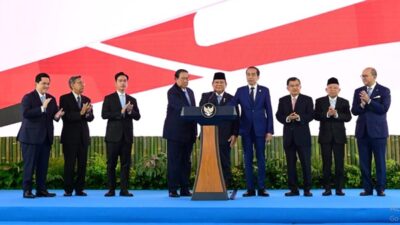 Presiden Prabowo Subianto bersama mantan Presiden dan mantan Wakil Presiden resmi meluncurkan BPI Danantara di Istana Kepresidenan Jakarta, pada Senin, 24 Februari 2025. Foto: BPMI Setpres/Muchlis Jr.