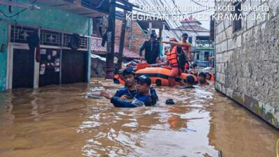 Banjir Jakarta Setinggi 4 Meter, 3384 Warga Mengungsi