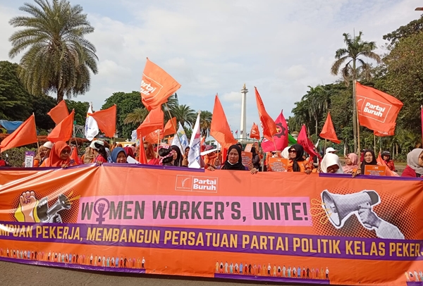 Perempuan Partai Buruh menggelar aksi memperingati International Women’s Day (IWD) 2025.