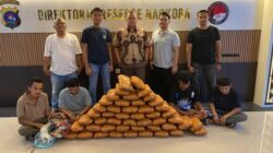 Ditresnarkoba Polda Sumbar berhasil mengungkap peredaran 47 kilogram ganja dan menangkap empat orang tersangka. Foto humas.polri.go.id.